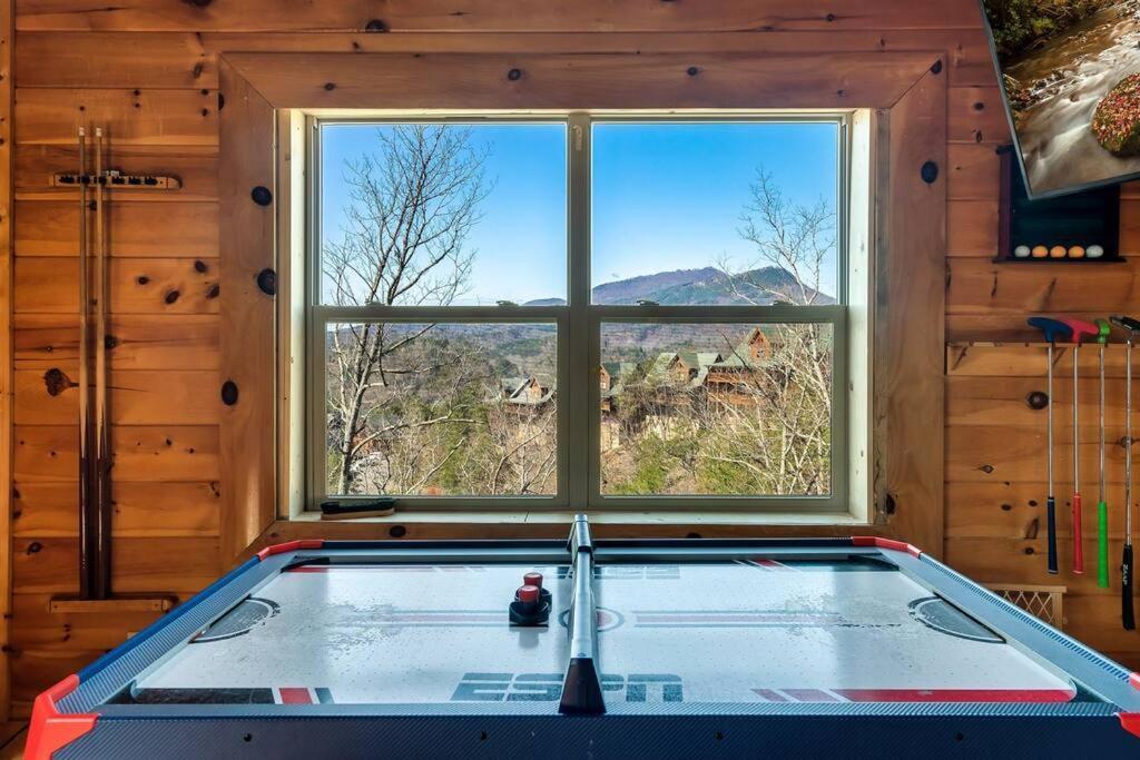 Cabin-N-Smokys! Indoor Resort Pool Views Hot Tub Game Room Sevierville Bagian luar foto