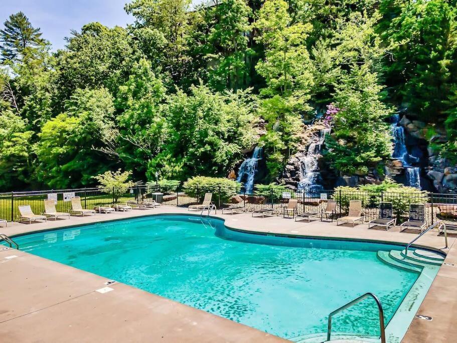Cabin-N-Smokys! Indoor Resort Pool Views Hot Tub Game Room Sevierville Bagian luar foto
