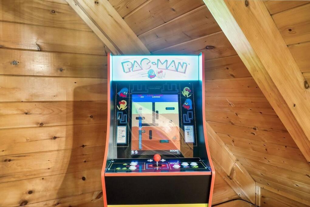 Cabin-N-Smokys! Indoor Resort Pool Views Hot Tub Game Room Sevierville Bagian luar foto