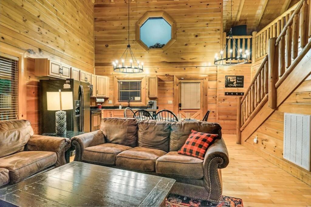 Cabin-N-Smokys! Indoor Resort Pool Views Hot Tub Game Room Sevierville Bagian luar foto