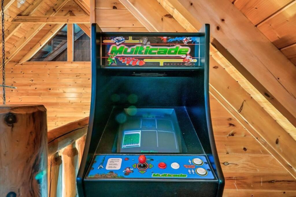 Cabin-N-Smokys! Indoor Resort Pool Views Hot Tub Game Room Sevierville Bagian luar foto