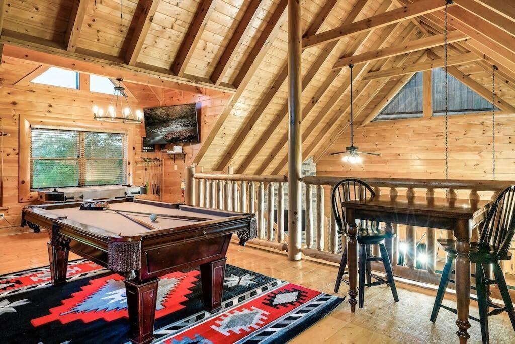 Cabin-N-Smokys! Indoor Resort Pool Views Hot Tub Game Room Sevierville Bagian luar foto