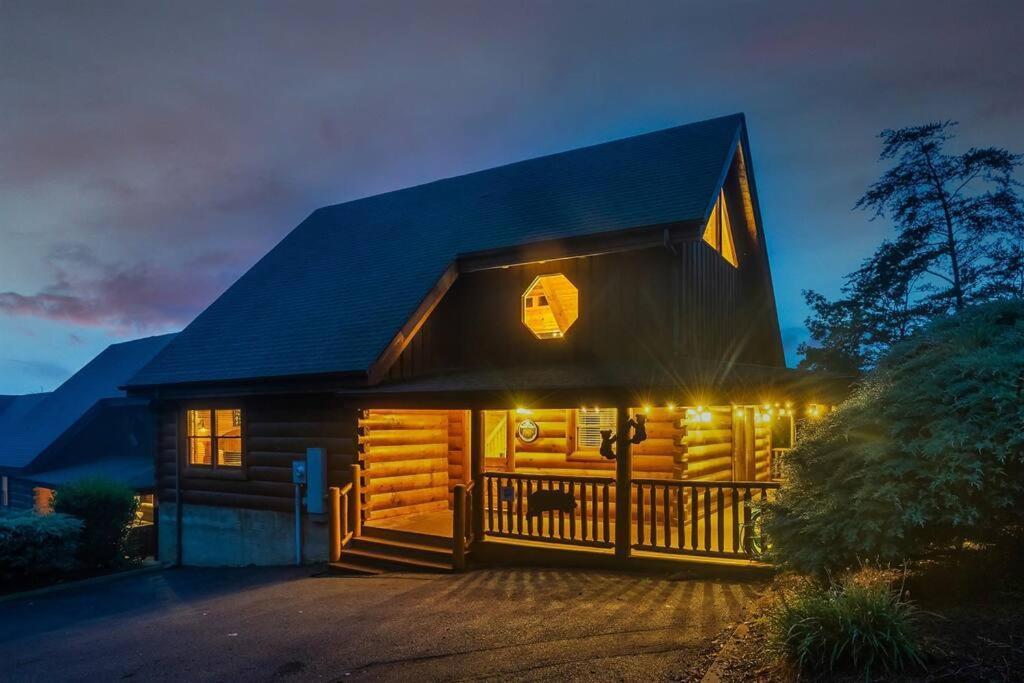Cabin-N-Smokys! Indoor Resort Pool Views Hot Tub Game Room Sevierville Bagian luar foto