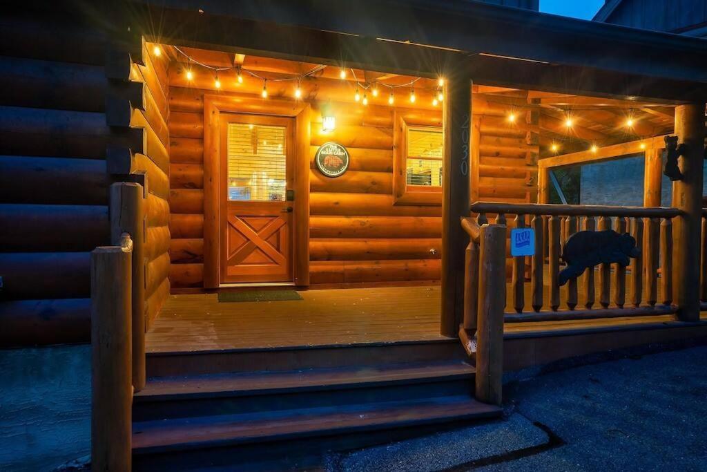 Cabin-N-Smokys! Indoor Resort Pool Views Hot Tub Game Room Sevierville Bagian luar foto