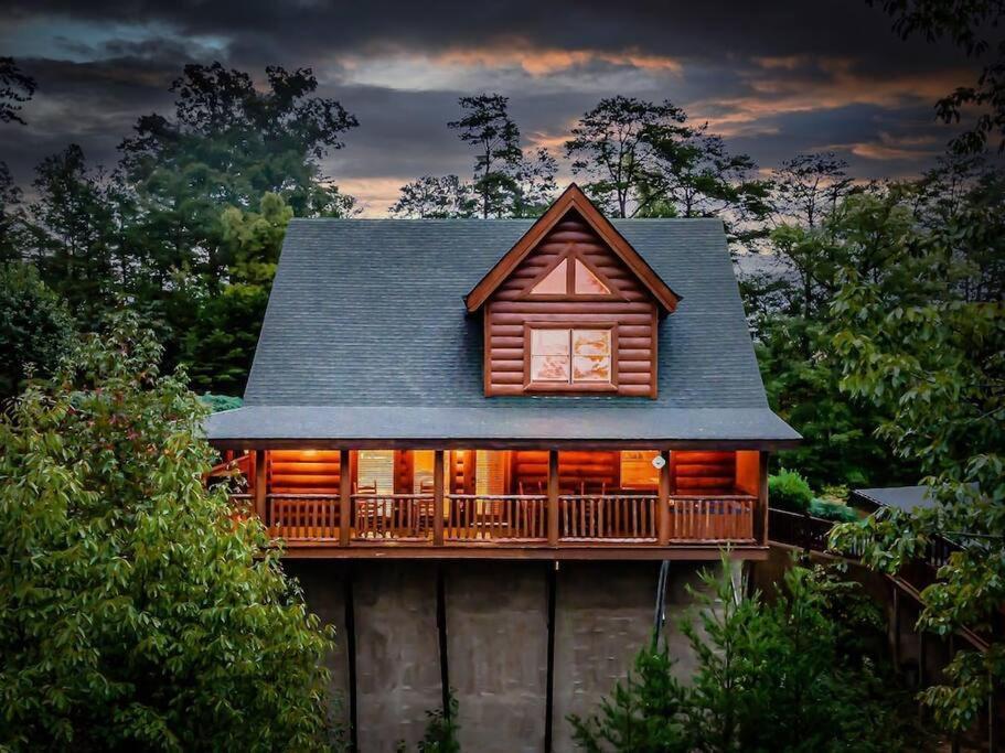 Cabin-N-Smokys! Indoor Resort Pool Views Hot Tub Game Room Sevierville Bagian luar foto