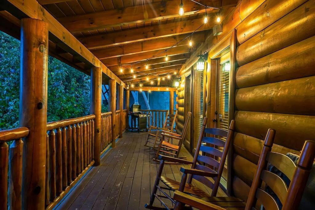 Cabin-N-Smokys! Indoor Resort Pool Views Hot Tub Game Room Sevierville Bagian luar foto