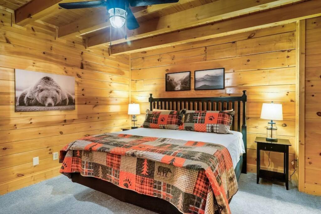 Cabin-N-Smokys! Indoor Resort Pool Views Hot Tub Game Room Sevierville Bagian luar foto